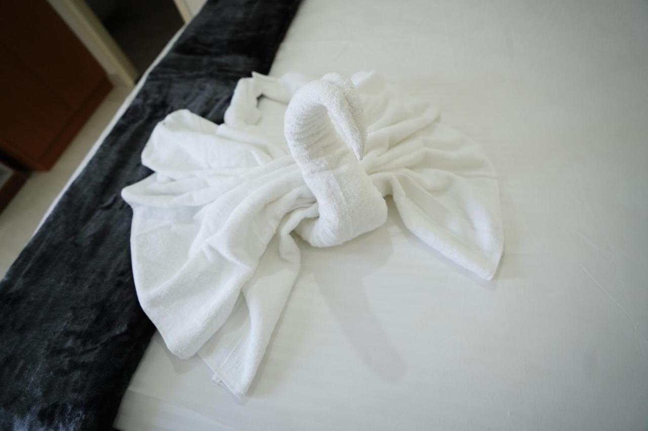 Castle Suites By Haven Homes, Kempegowda International Airport Road Bangalore Esterno foto