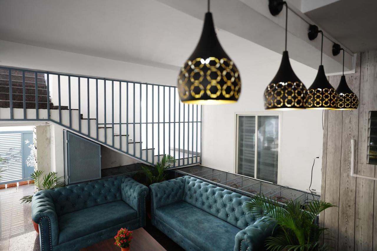 Castle Suites By Haven Homes, Kempegowda International Airport Road Bangalore Esterno foto